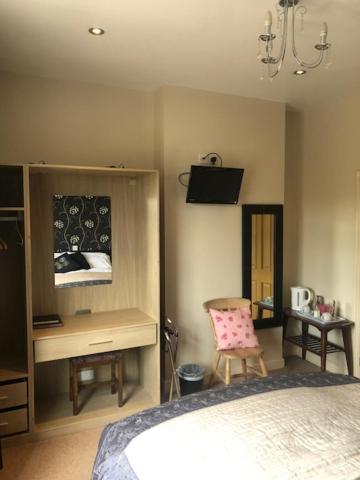The Blacksmith Arms Bed and Breakfast Alton  Exterior foto