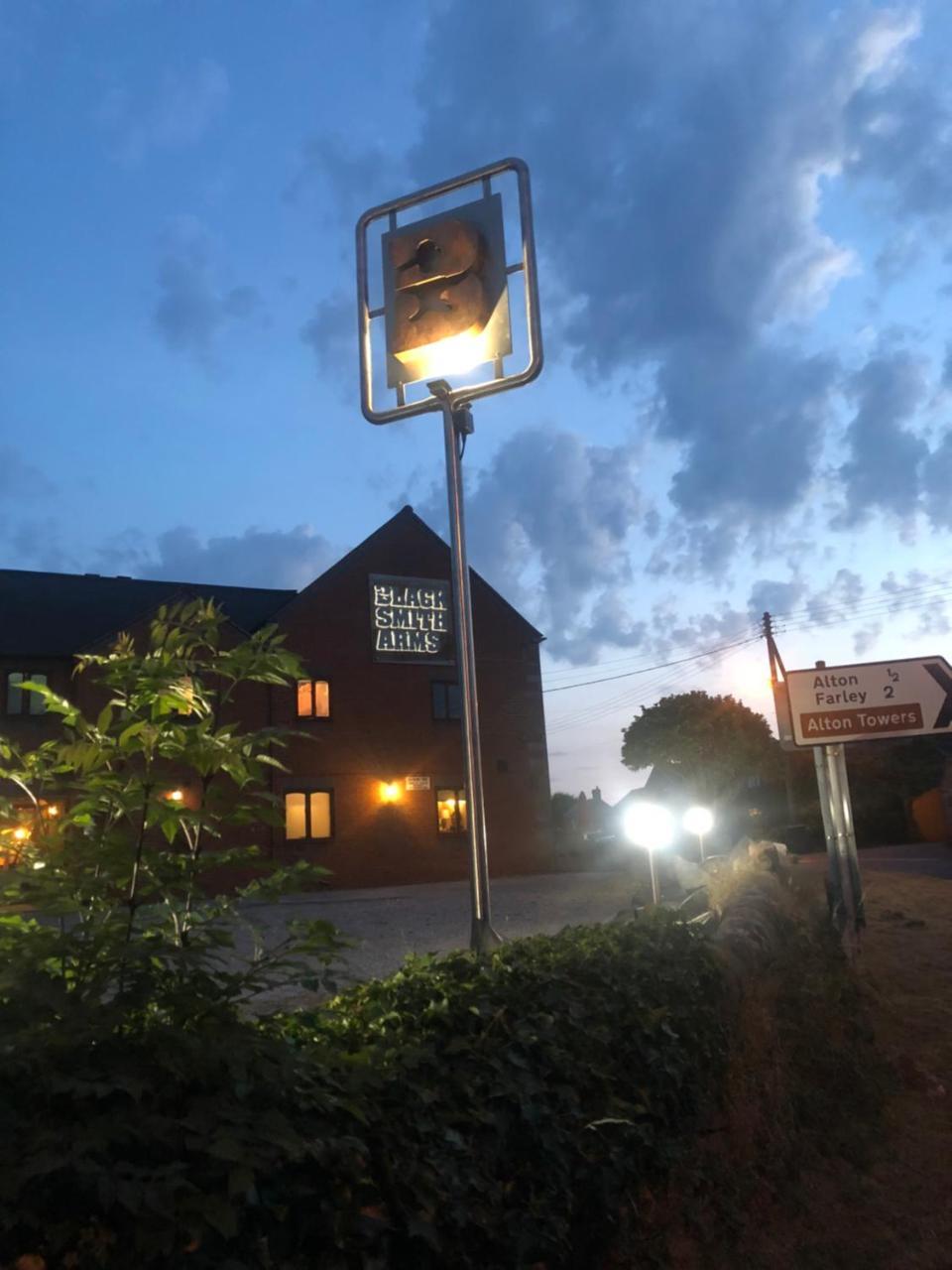 The Blacksmith Arms Bed and Breakfast Alton  Exterior foto