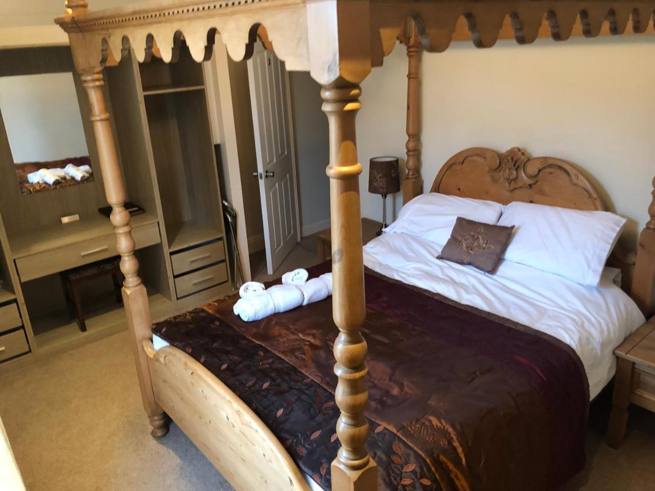 The Blacksmith Arms Bed and Breakfast Alton  Exterior foto