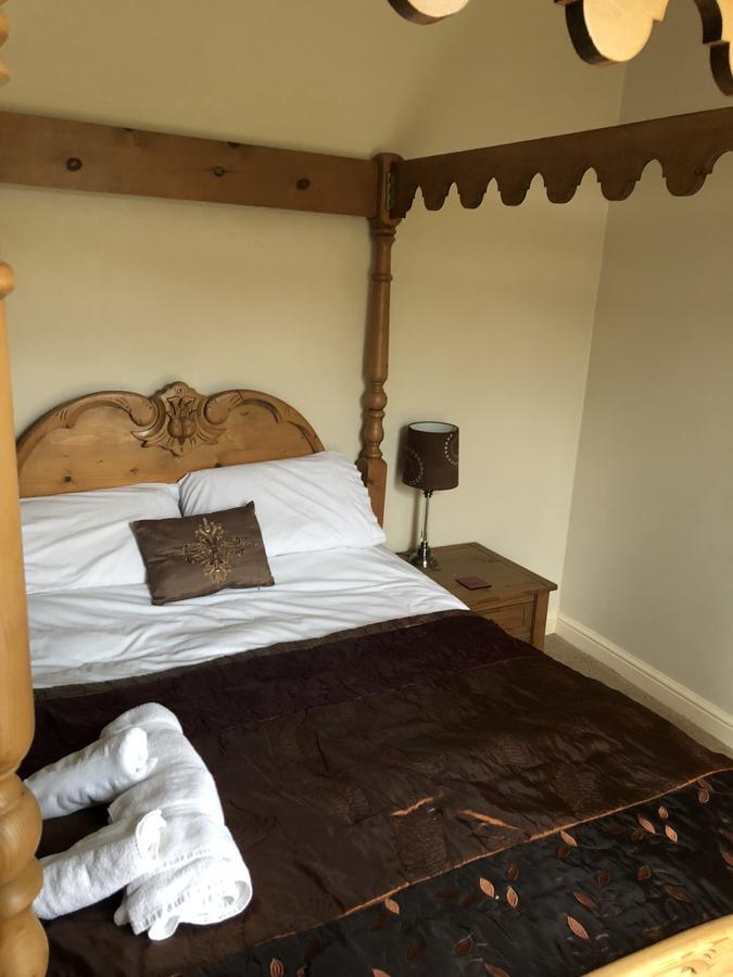 The Blacksmith Arms Bed and Breakfast Alton  Exterior foto